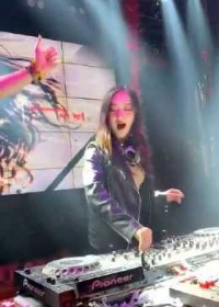 365秒让你受不了的DJ，那晚我在卧室蹦了一场野迪