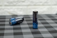 五号篮球和标准篮球在尺寸、重量和用途上都有所不同。