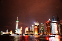 在上海漂泊的第365天，我决定夜游一次黄浦江