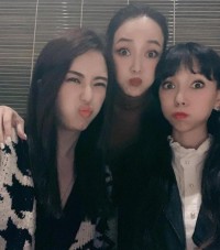 昨晚我闺蜜群里炸了 就为了找一部电影的完整版
