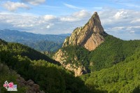承德雾灵山位于河北省承德市兴隆县境内，是一处集自然风光、人文景观和生态旅游为一体的旅游胜地。以下是关于承德雾灵山旅游的一些建议和注意事项