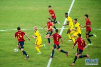 在足球比赛中，赛萨洛尼基（Olympiacos FC）和莫斯科斯巴达（Spartak Moscow）的比赛是一场备受关注的国际对抗。两队都拥有强大的实力和丰富的历史，因此这样的比赛总是充满悬念和精彩。