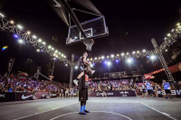 蓝白红篮球五号球通常指的是国际篮联（FIBA）规定的五号球，这种球主要用于青少年和女子比赛。这种篮球的规格如下