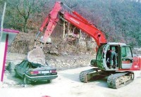 365挖机修高速路，一台铁疙瘩的全年无休日记