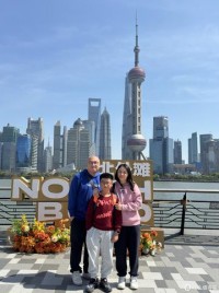 带小孩去上海旅游是一个既有趣又充满教育意义的体验。上海作为一座国际大都市，拥有丰富的文化、历史和娱乐资源，适合不同年龄段的孩子。以下是一些适合带小孩游玩的上海旅游景点和活动建议