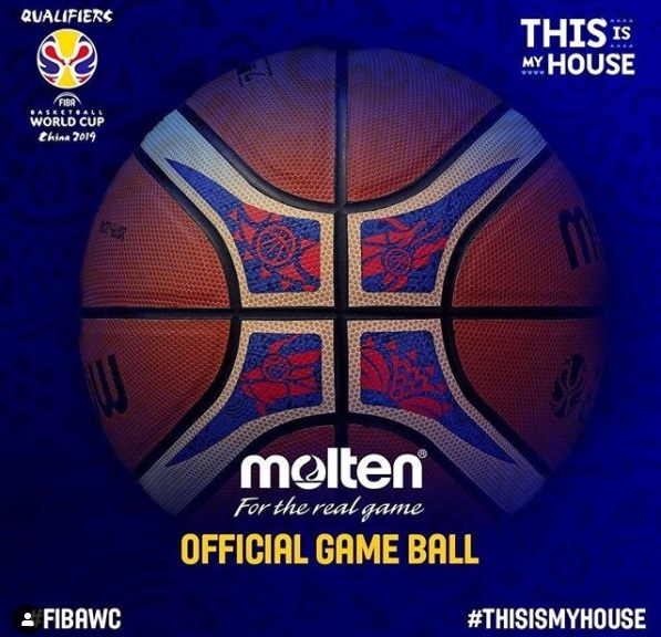 蓝白红篮球五号球通常指的是国际篮联（FIBA）规定的五号球，这种球主要用于青少年和女子比赛。这种篮球的规格如下