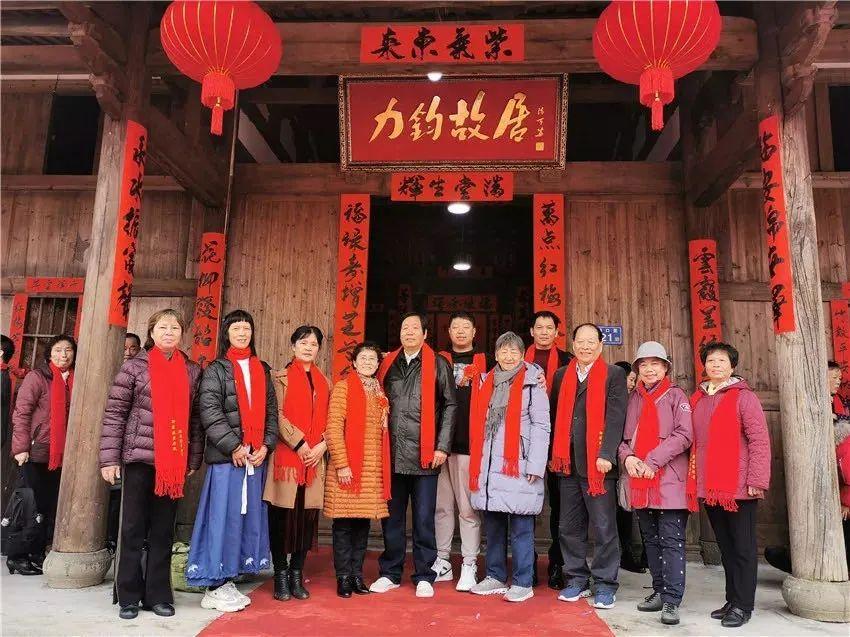 下班前十分钟，老板突然发来2000块红包，那天我懂了什么叫被看见