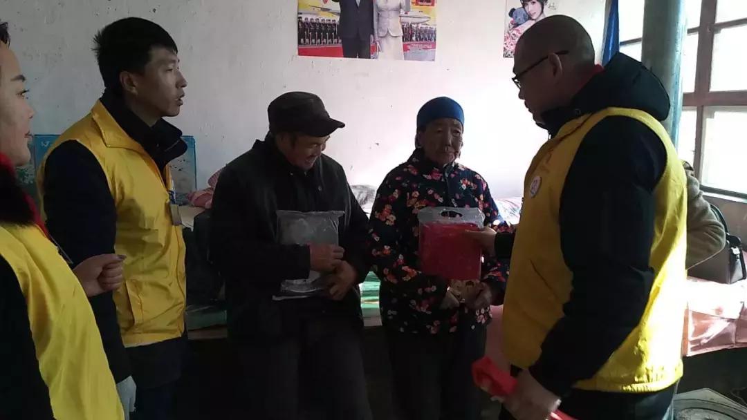 那个下午，我面对面搞懂了cc365游戏官方的下载门道