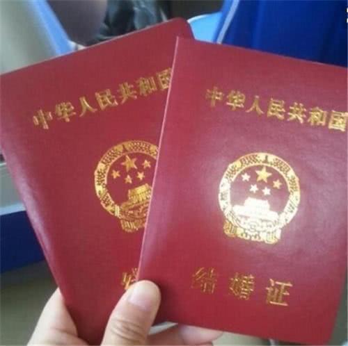 我在抖音刷了整整一年，才发现日子是这样被看见的