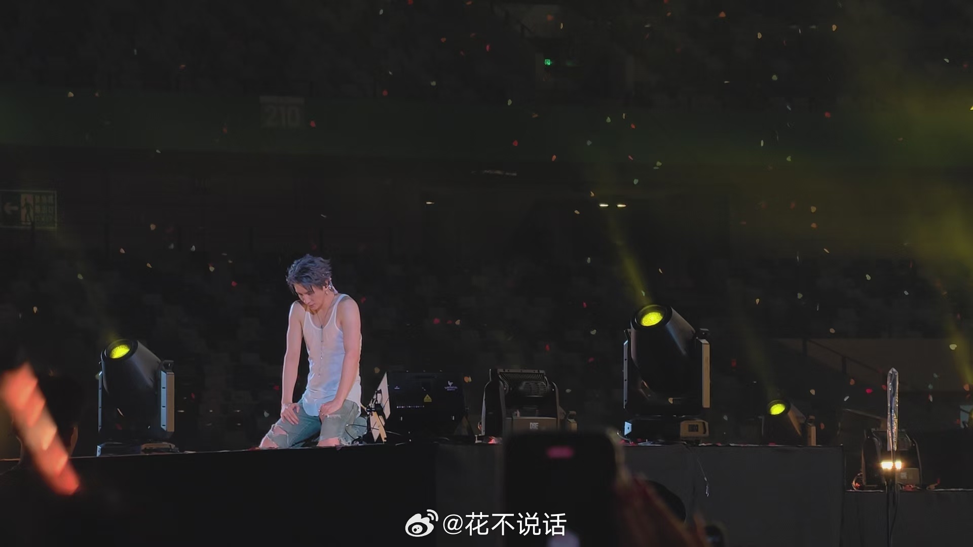 在深夜里，我把薛之谦的天外来物巡演版连听了365遍，有些话不得不说