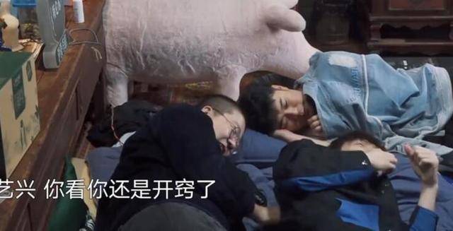 朋友问我要不要花365块钱开个成年直播会员，我笑了