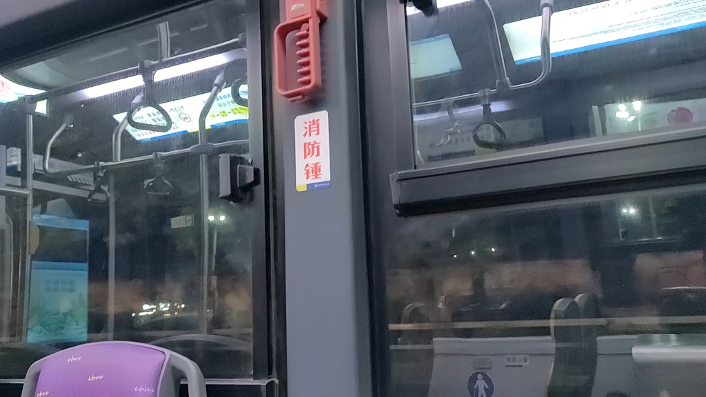 在深圳M365路公交车上，我找到了久违的出站感