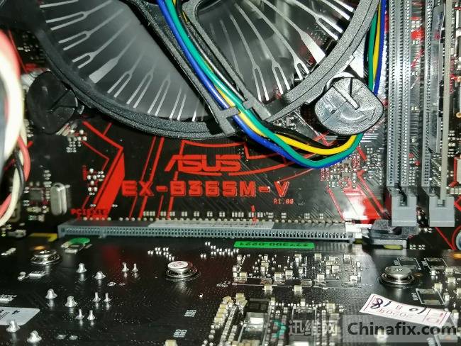 那天我那块华硕B365主板突然就不开机了