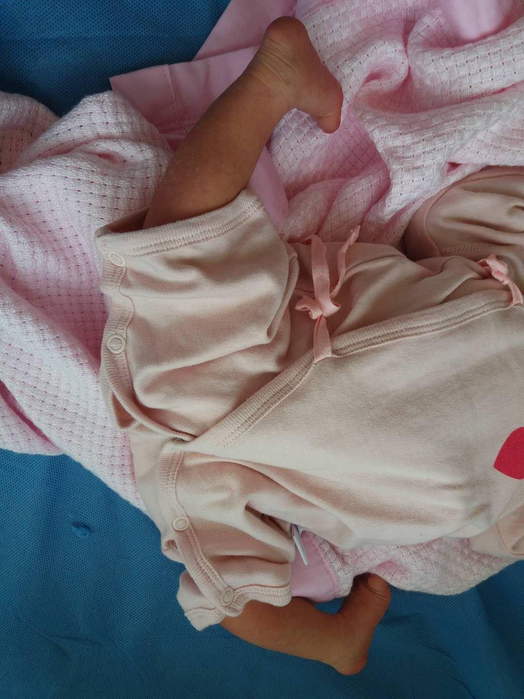 闺女那个365度劈叉，差点把我手机吓飞了