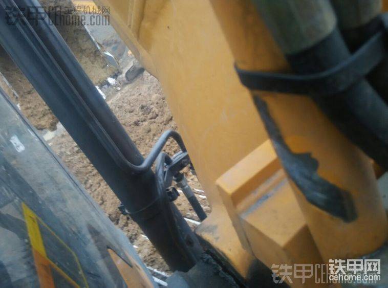 工地上那台三一365和它手里的破碎锤，到底咋回事