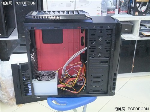 那天我蹲在机箱前，跟一块B365M主板和电源大眼瞪小眼